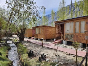 Deluxe Room, Mountain View | Garden view - The Wooden Nest (Leh)