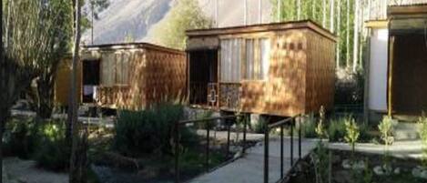 Vista frontal de la propiedad