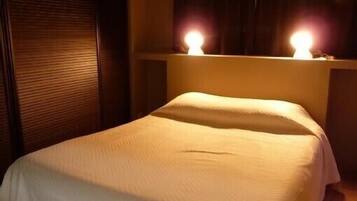 1 slaapkamer, een strijkplank/strijkijzer, reisbedje, wifi