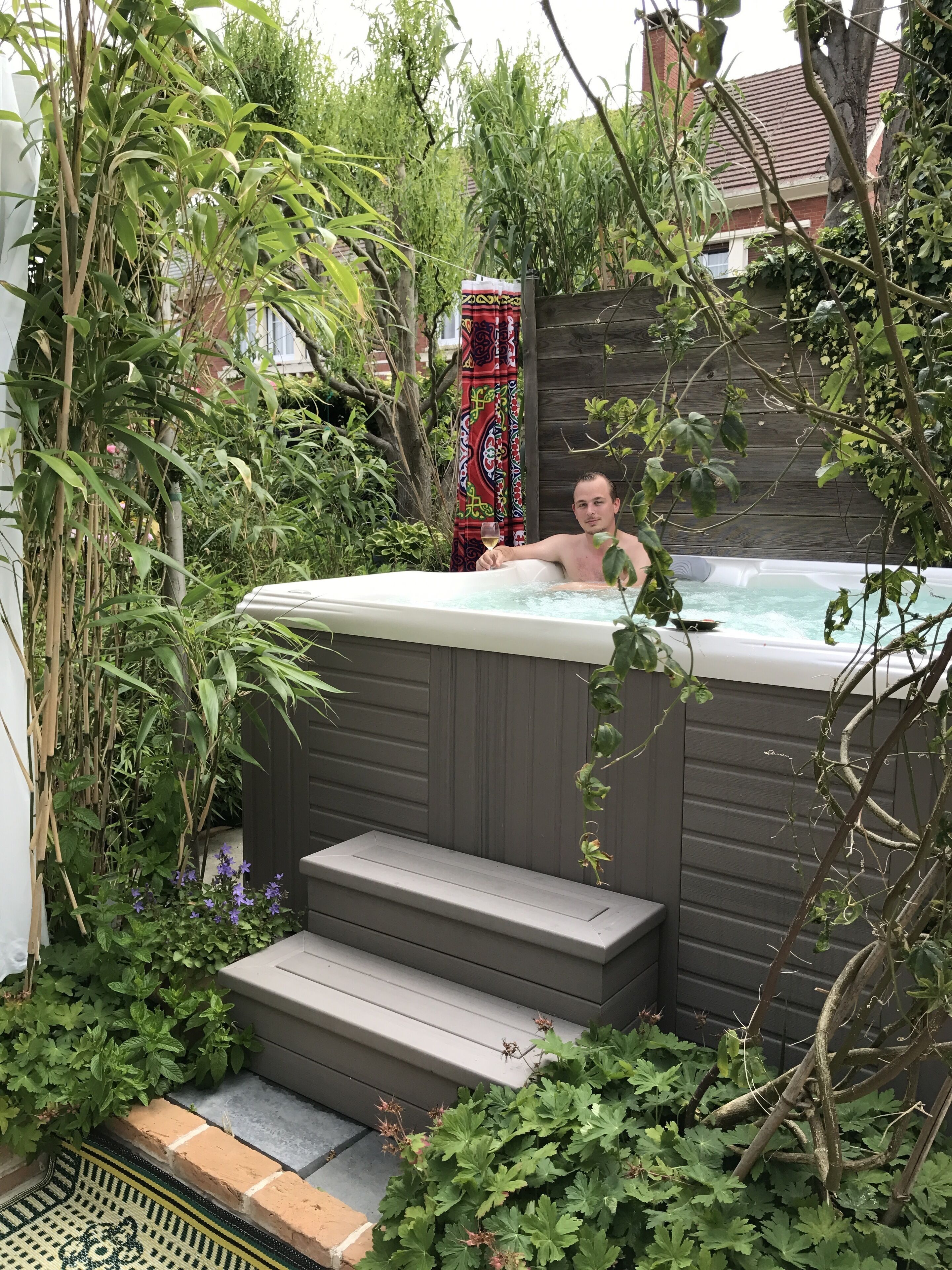 Bain à remous extérieur