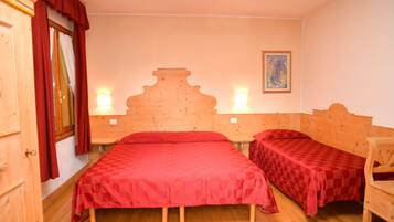 Classic-Doppel- oder -Zweibettzimmer