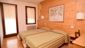 Classic-Doppel- oder -Zweibettzimmer