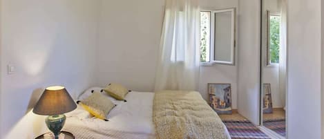 1 bedroom, WiFi, bed sheets