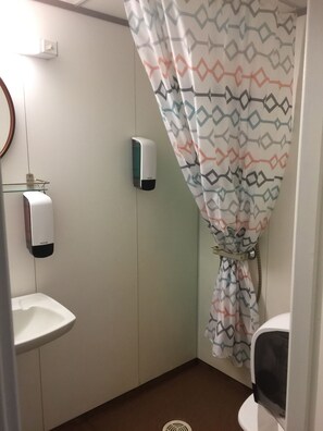 Twin Room, Mountain View (bunk bed) | Bathroom | Shower, hair dryer, towels