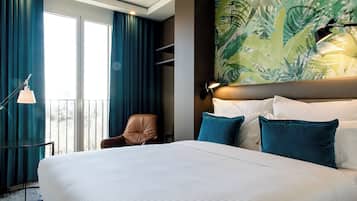 Premium bedding, in-room safe, desk, blackout curtains