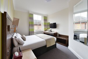 Sábanas de algodón egipcio, ropa de cama de alta calidad y minibar 