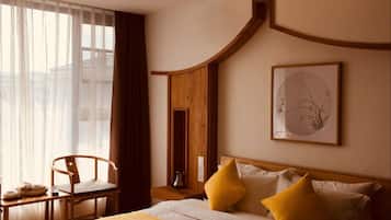 Superior Double Room | Desk, blackout curtains, rollaway beds, free WiFi