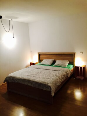 Basic Apartment, 2 Bedrooms (common yard) | 2 bedrooms, iron/ironing board, free WiFi