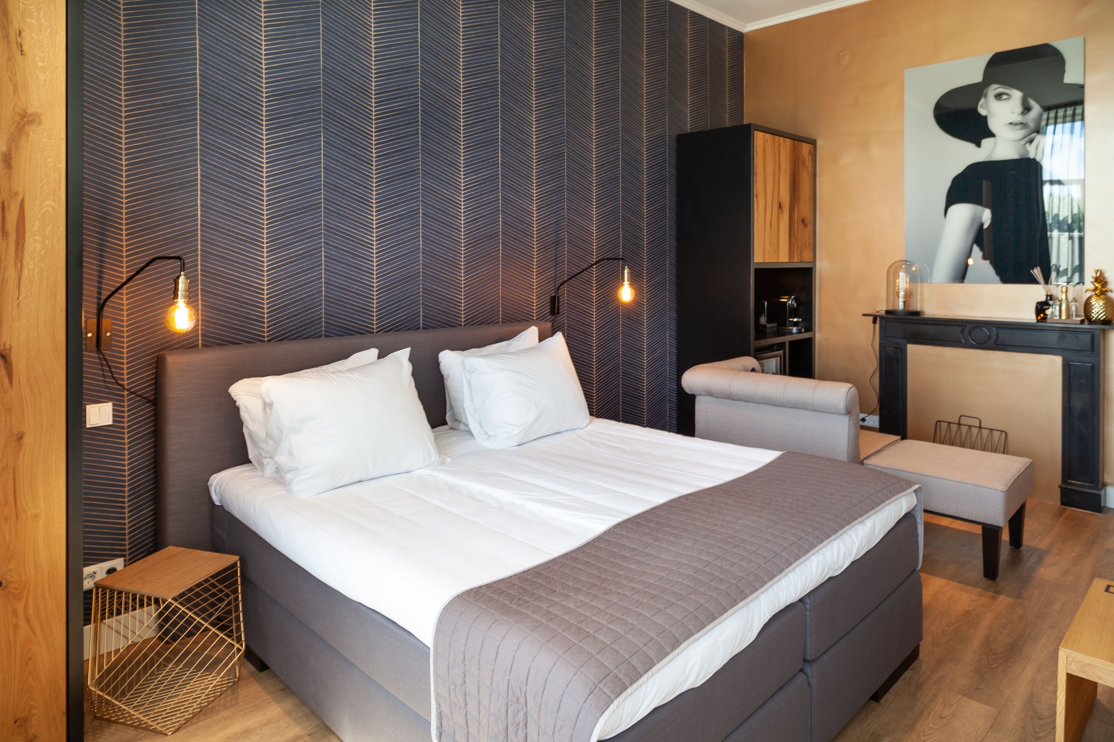 Deluxe kamer, 1 queensize bed | Badkamer | Gratis toiletartikelen, een haardroger, handdoeken