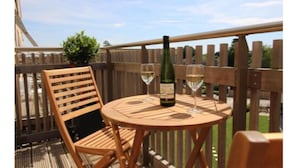 Luxury Apartment, 2 Bedrooms | Balcony - Tailored Stays - Marque Grande Apartment (Cambridge)