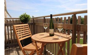 Luxury Apartment, 2 Bedrooms | Balcony