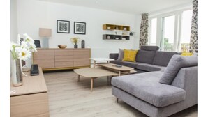 Luxury Apartment, 2 Bedrooms | Living room | Flat-screen TV, Netflix - Tailored Stays - Marque Grande Apartment (Cambridge)