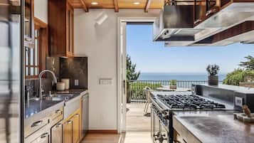 High chair, cookware/dishes/utensils