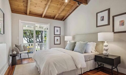 "R" House Beach Villa