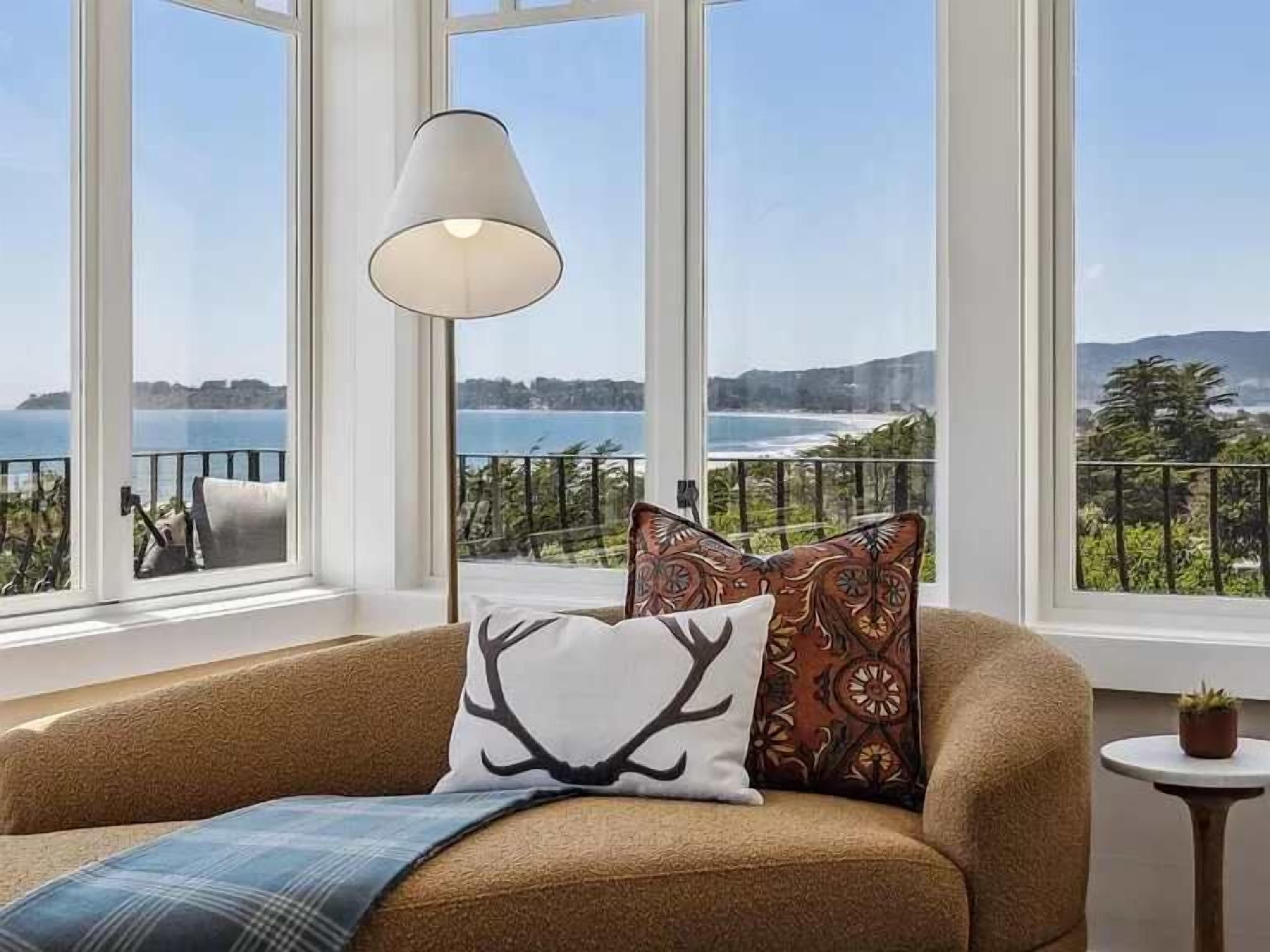 TV, fireplace, books, offices