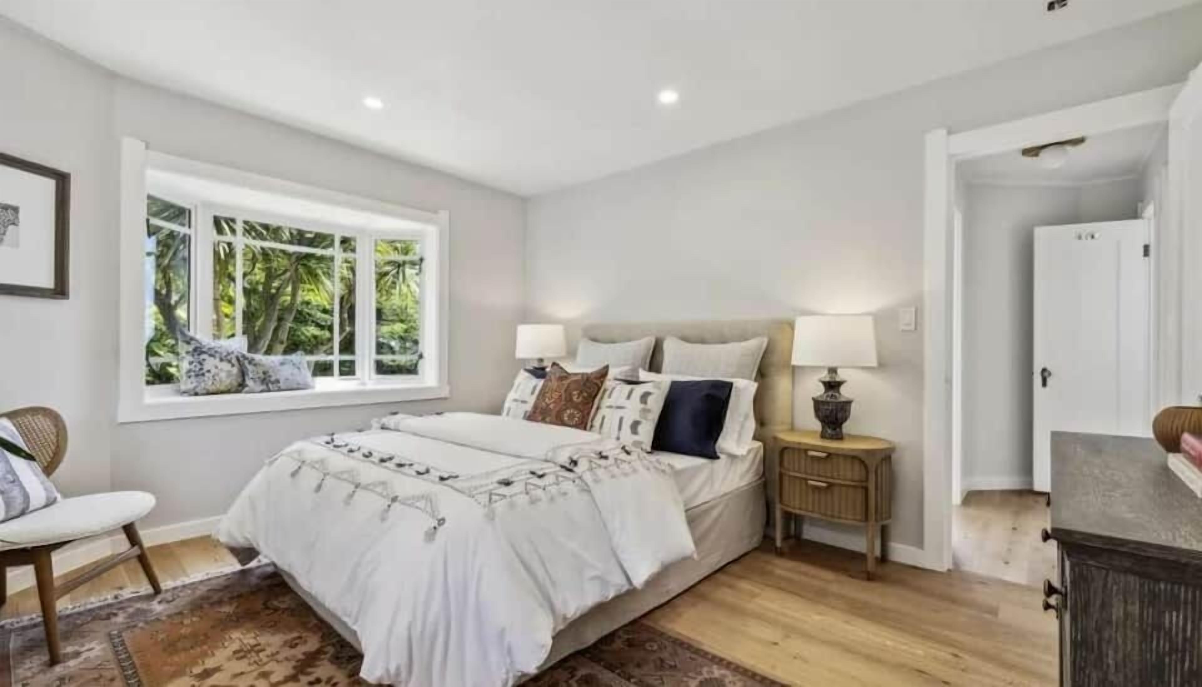 5 habitaciones, tabla de planchar con plancha, cuna de viaje y wifi 