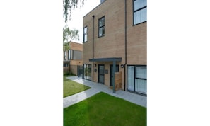 Exterior - Tailored Stays  -  Executive Town House (Cambridge)
