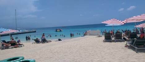 Beach nearby, sun-loungers, beach towels