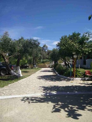 Garden - Kalypso Studios (Corfu)