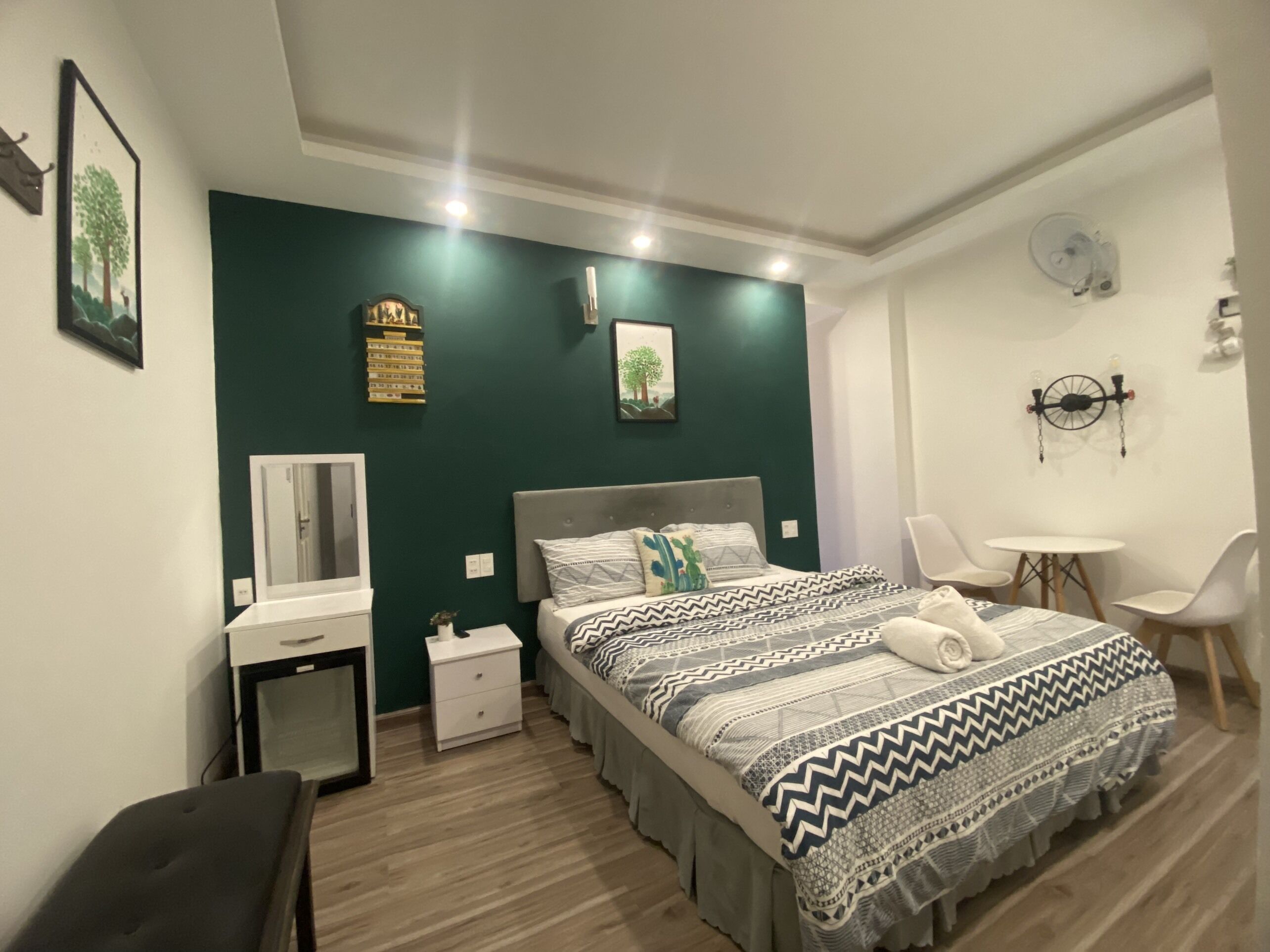 city double room | desk, laptop workspace, soundproofing, free wifi