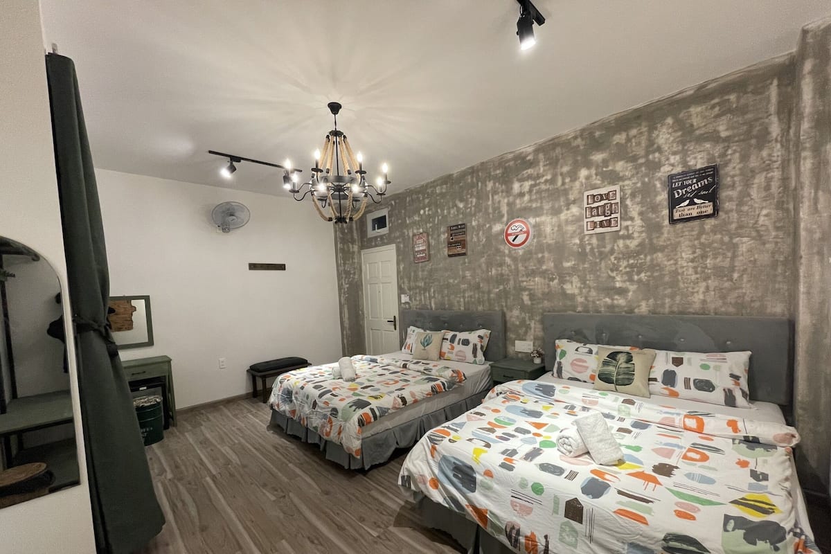 Family Oda | Masa, dizüstü bilgisayar çalışma alanı, ses yalıtımı