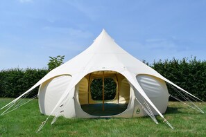 Tent, Shared Bathroom (Lotus - 1 Futon/Every 2 Occupants) | Free cribs/infant beds, free WiFi, bed sheets - Kampaoh Los Caños de Meca (Barbate)