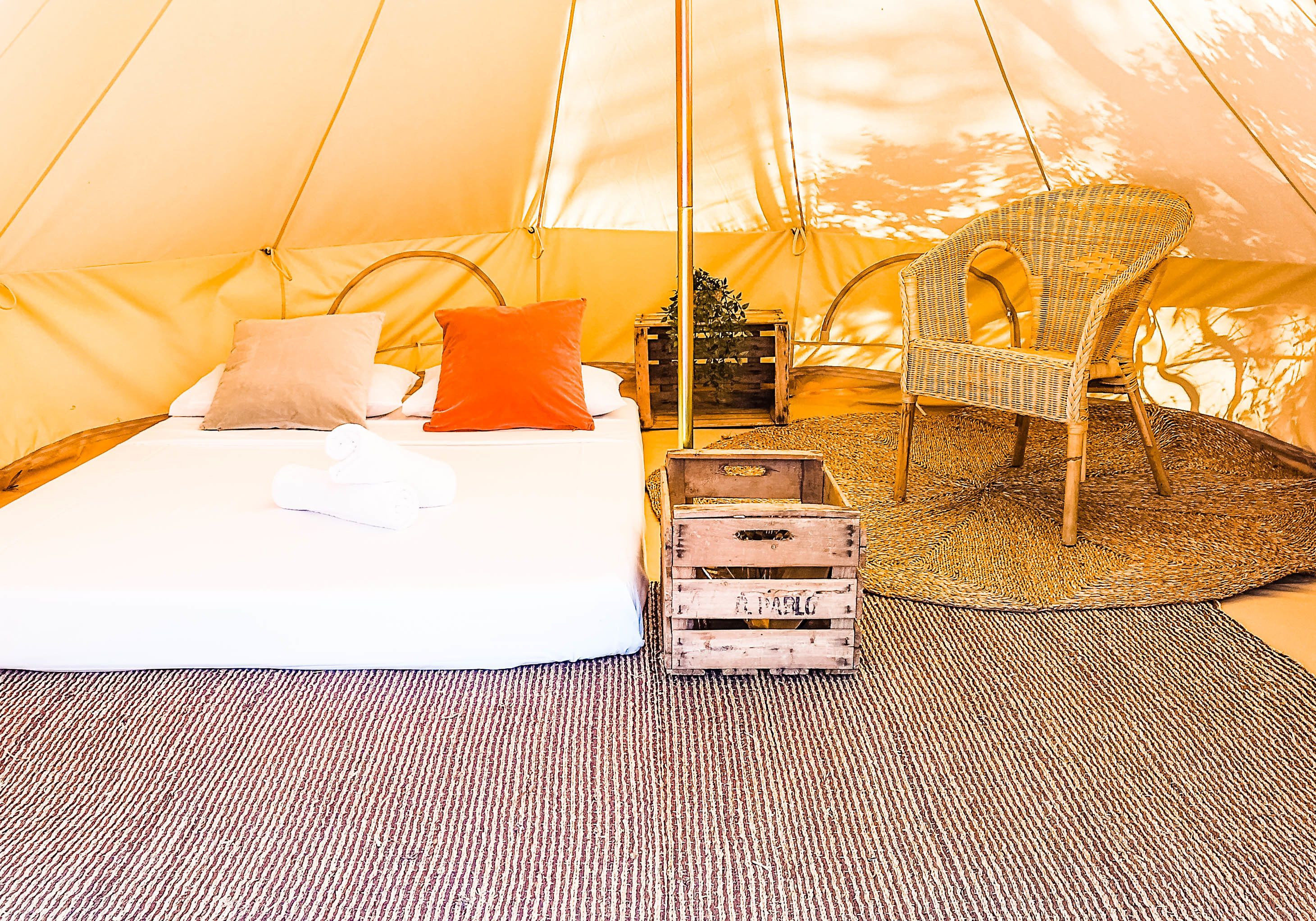 Lều, phòng tắm dùng chung (Bell - 1 Futon/Every 2 Occupants) | Nôi (giường cho trẻ sơ sinh) miễn phí 