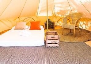 帐篷房, 公共浴室 (Bell - 1 Futon/Every 2 Occupants) | 免费婴儿床、免费 WiFi、床单