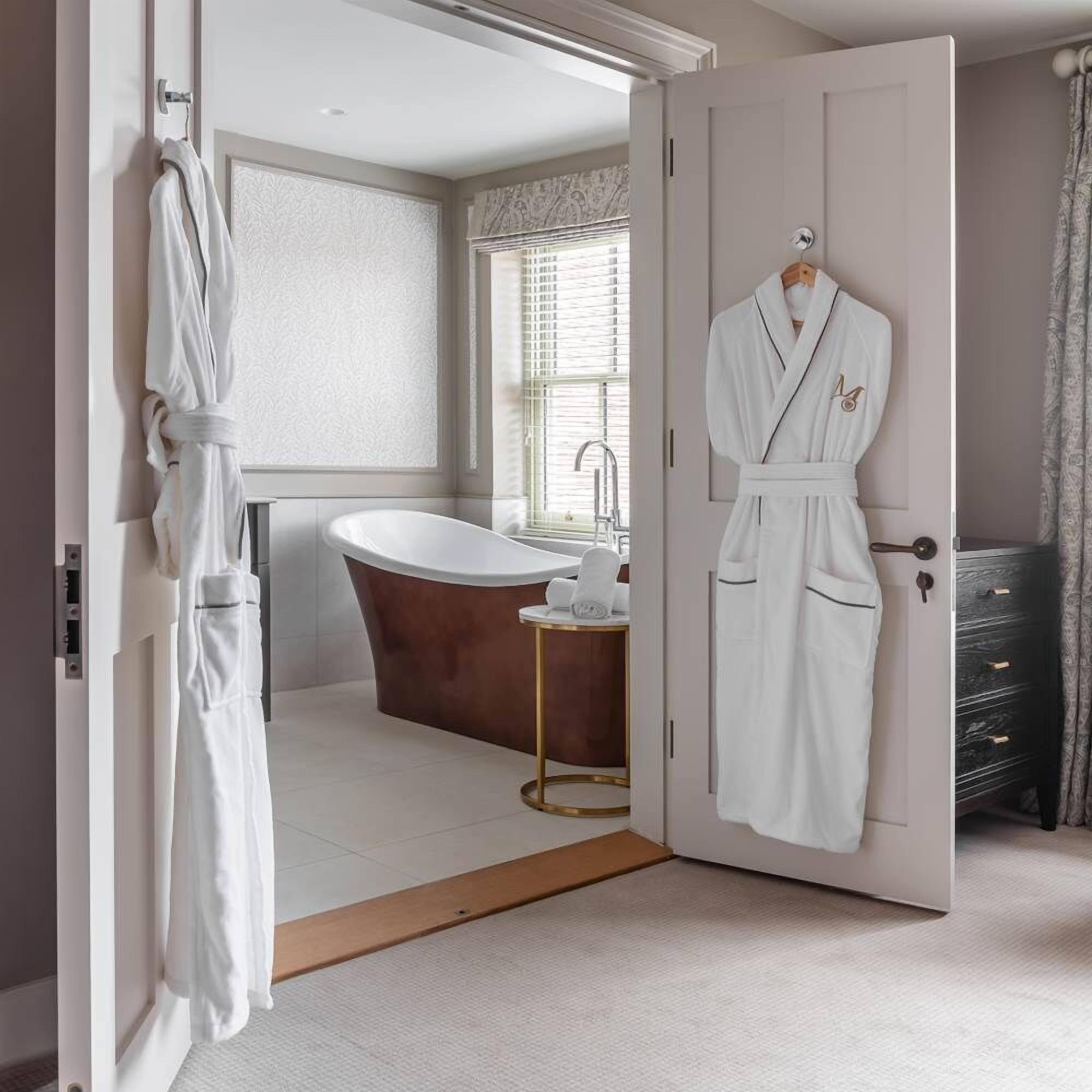 suite | in-room safe, desk, iron/ironing board, cots/infant beds