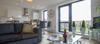 Tailored Stays - De Havilland House