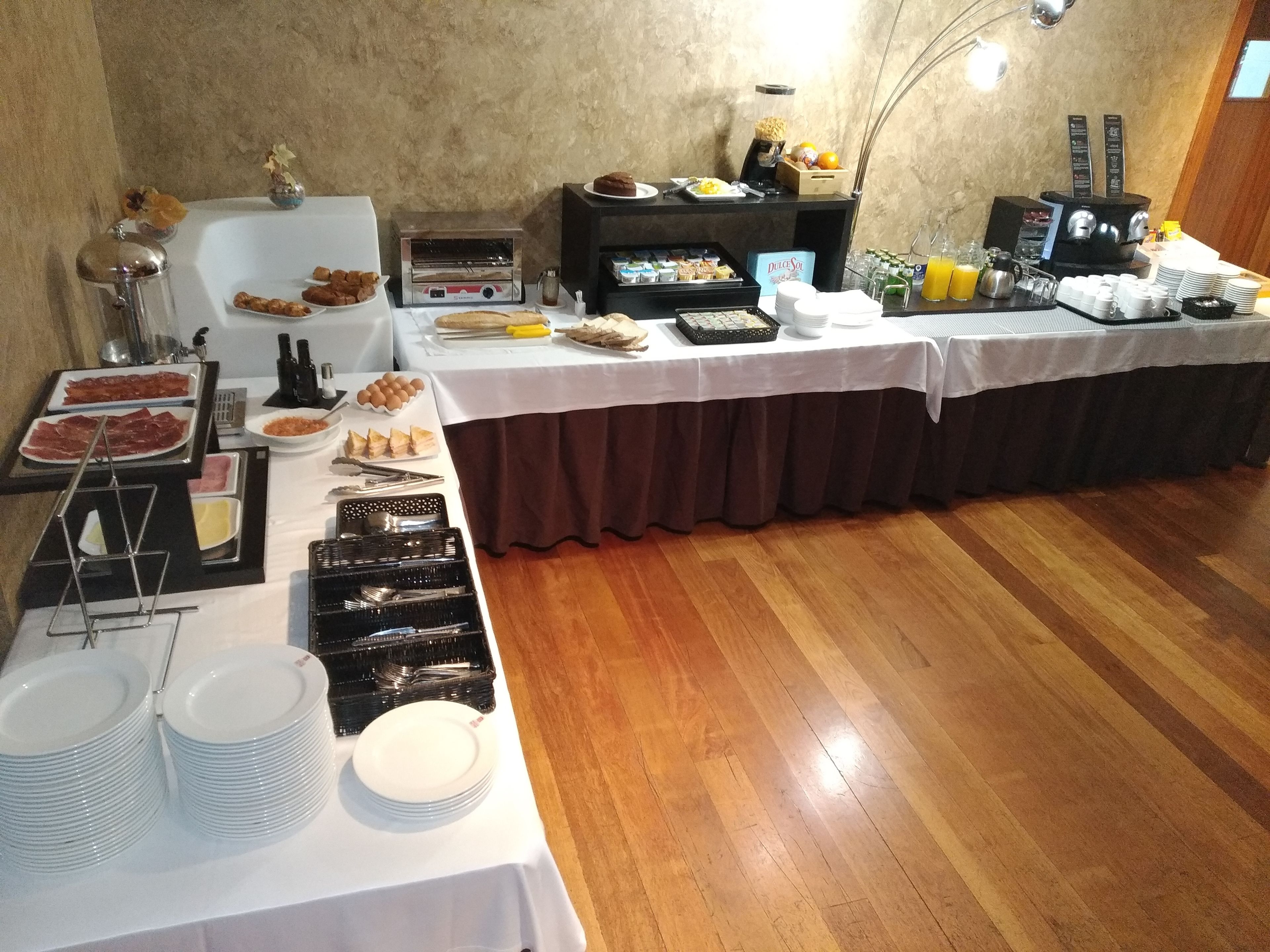 daily buffet breakfast (eur 9.5 per person)