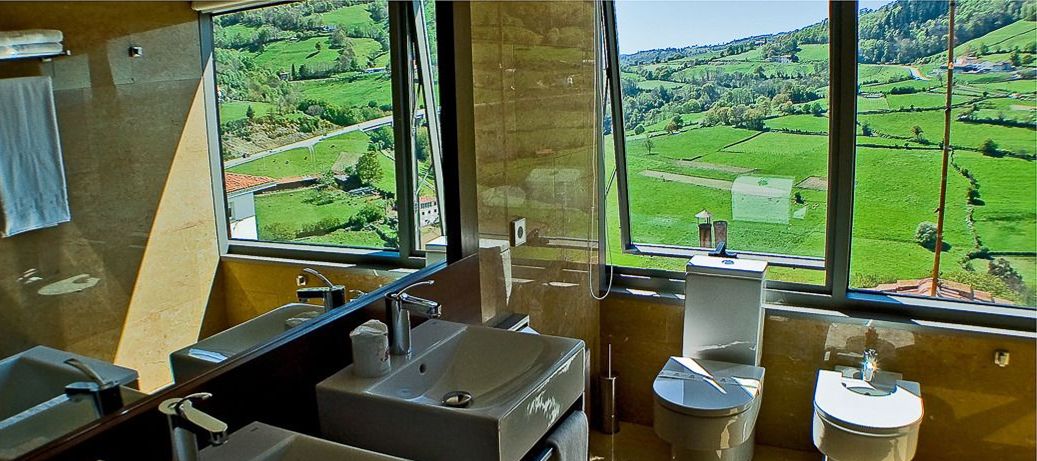 淋浴/浴缸二合一、吹風機、坐浴桶、毛巾