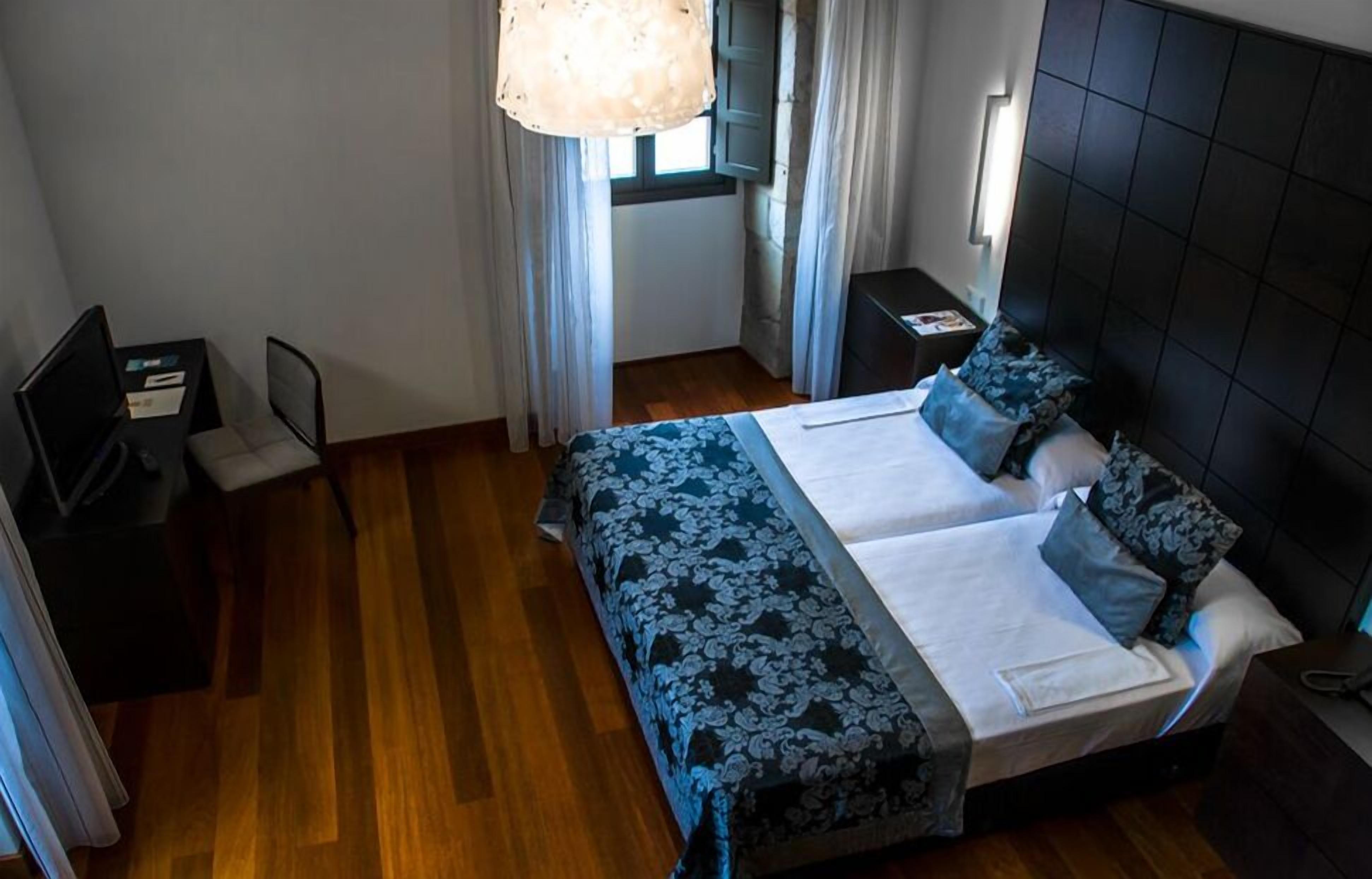 suite | 1 bedroom, minibar, desk, blackout curtains