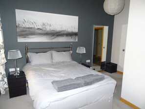 Premium Apartment, 3 Bedrooms, City View