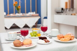 Desayuno típico de la región gratuito y diario