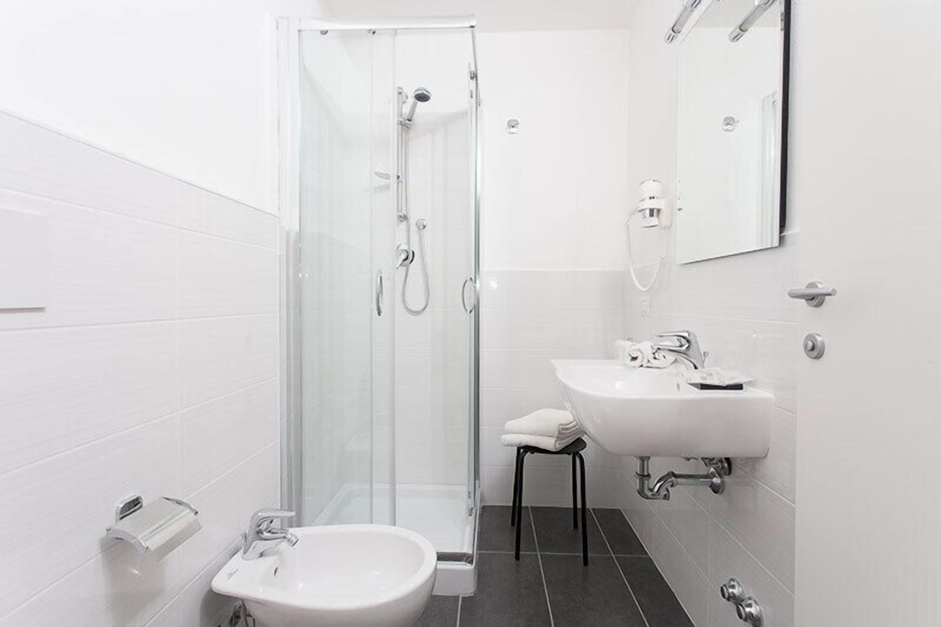 shower, free toiletries, hair dryer, bidet