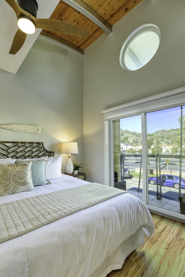 2 bedrooms, iron/ironing board, Internet, bed sheets