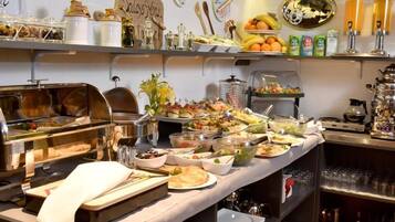 Petit déjeuner buffet compris tous les jours