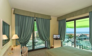 Ropa de cama de alta calidad y minibar 