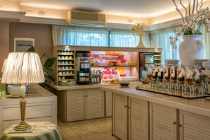 Free daily buffet breakfast