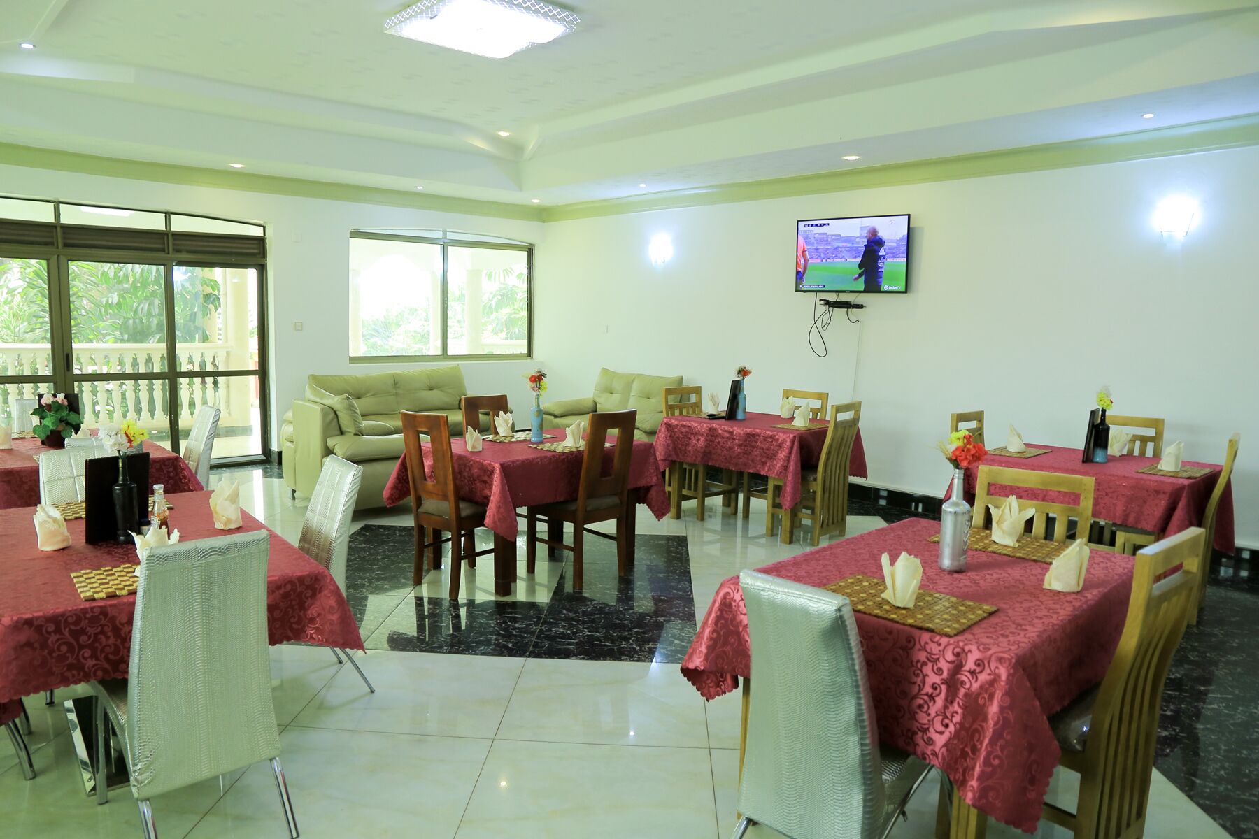 Breakfast, lunch, dinner served; international cuisine 