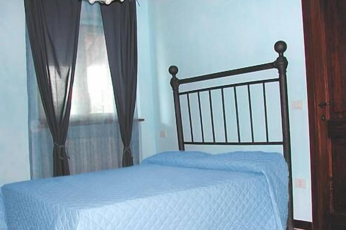 Free cots/infant beds