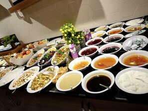 Petit-déjeuner buffet compris tous les jours