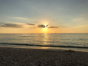 Una spiaggia nelle vicinanze