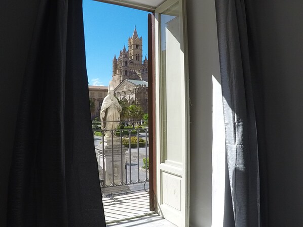View from property - I vicini della cattedrale (Palermo)