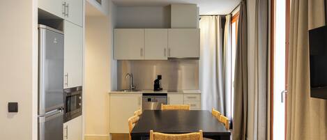 Apartment, 2 Bedrooms | Private kitchen | Fridge, microwave, stovetop, dishwasher