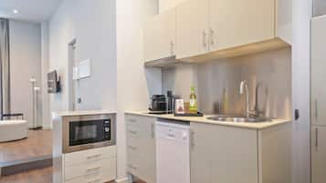 Íbúð - 3 svefnherbergi | Einkaeldhús | Ísskápur, örbylgjuofn, eldavélarhellur, uppþvottavél