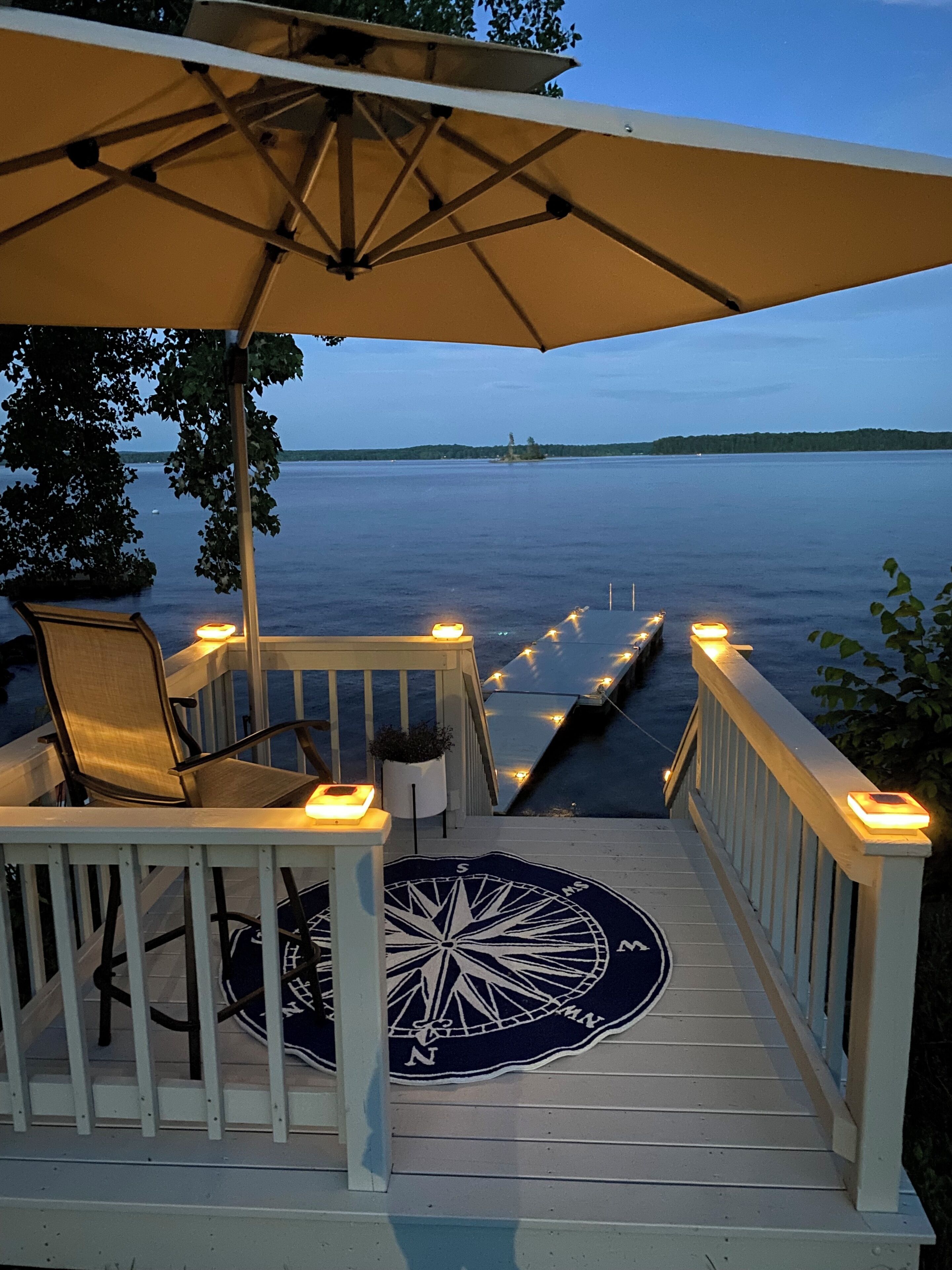 Enjoy quiet, romantic evenings by the lake
