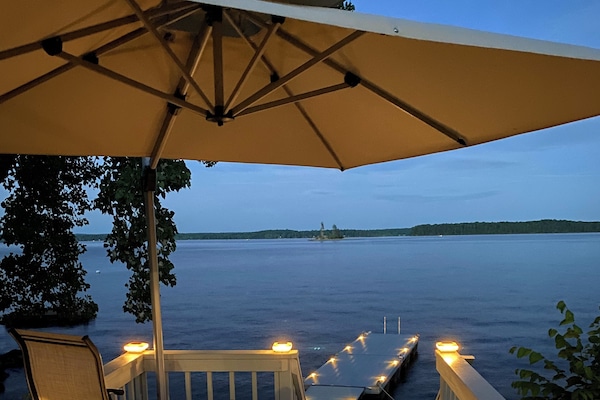 Enjoy quiet, romantic evenings by the lake