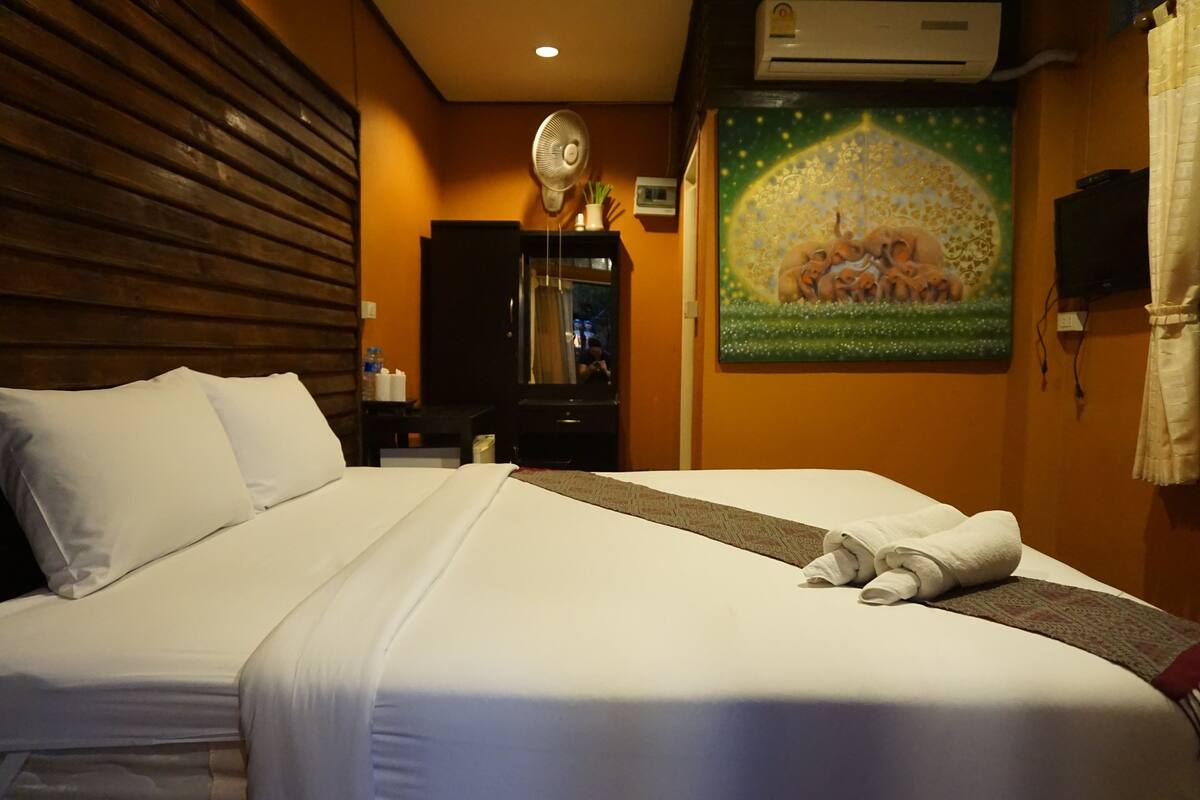 Double Room with Air Condition | Wi-Fi ฟรี